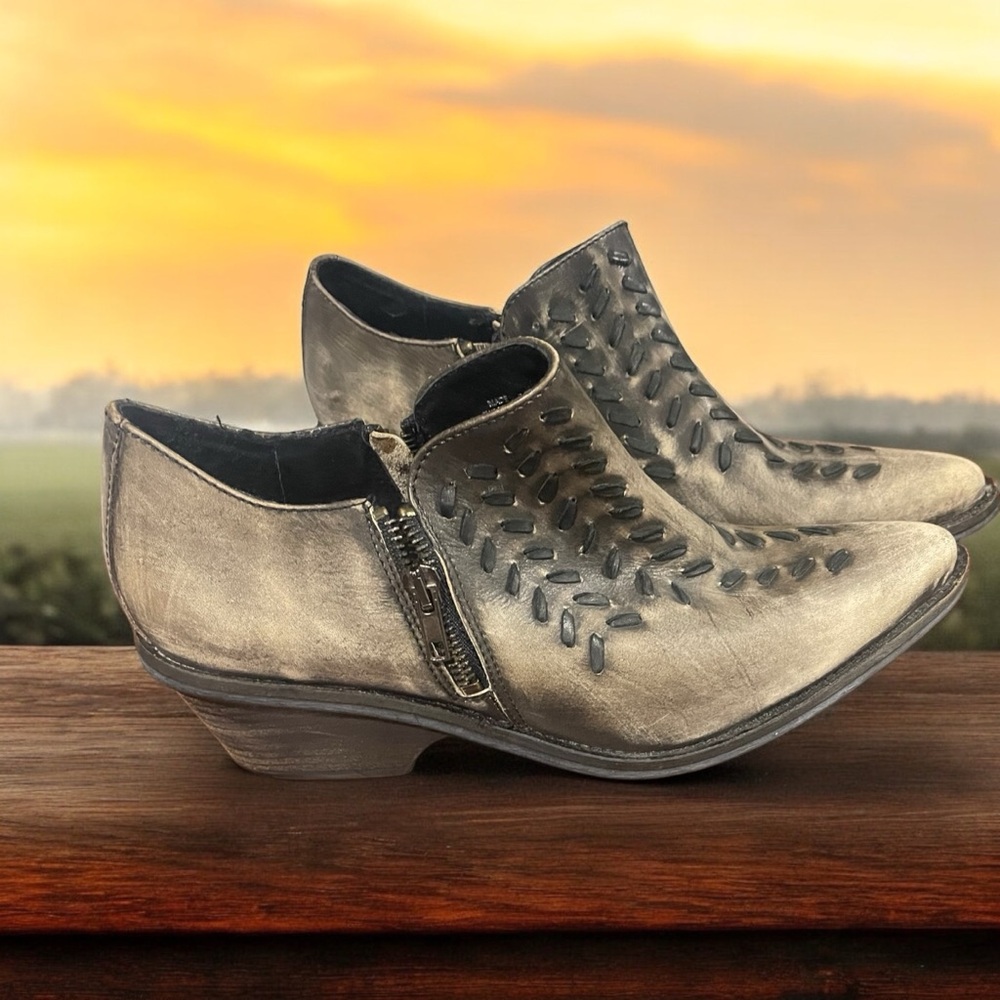 Ladies Free People brand bootie size 39 or 9US